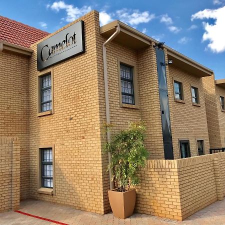 Camelot Guest House&Apartments Potchefstroom Extérieur photo